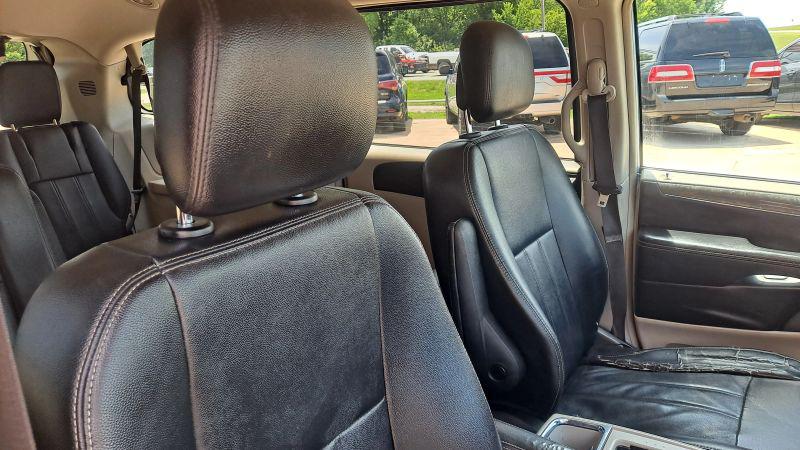 2013 Chrysler Town & Country Touring
