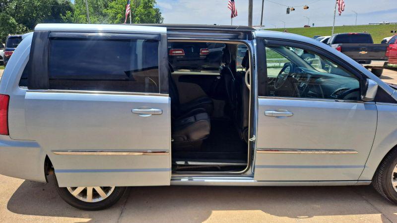 2013 Chrysler Town & Country Touring