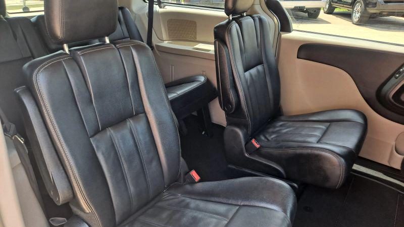 2013 Chrysler Town & Country Touring