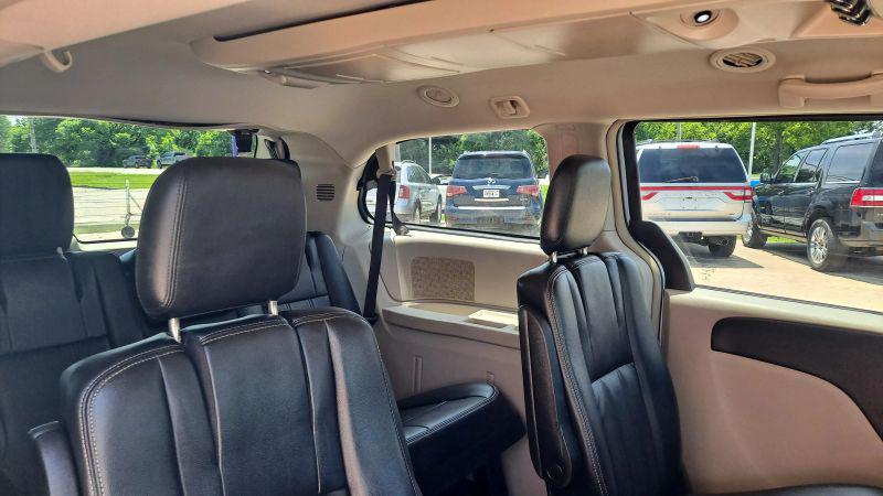 2013 Chrysler Town & Country Touring