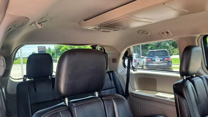 2013 Chrysler Town & Country Touring