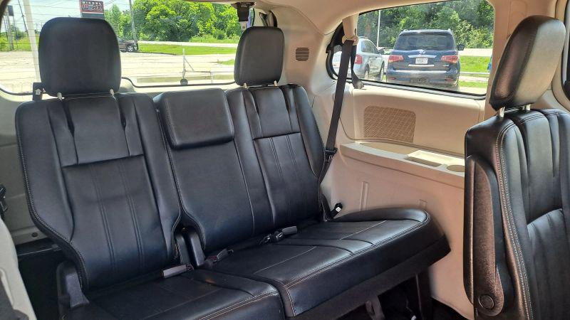 2013 Chrysler Town & Country Touring