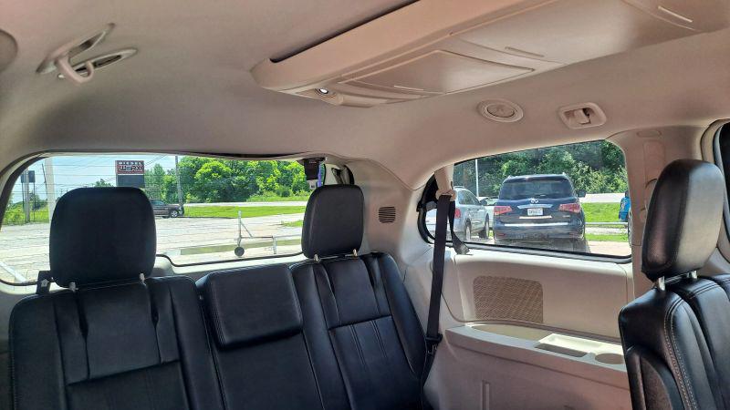 2013 Chrysler Town & Country Touring