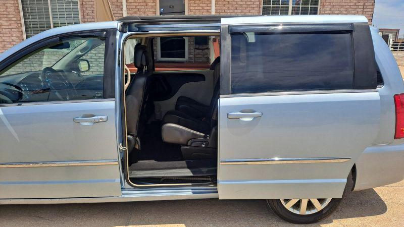 2013 Chrysler Town & Country Touring