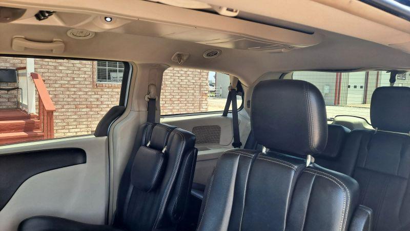 2013 Chrysler Town & Country Touring