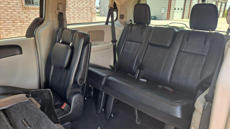 2013 Chrysler Town & Country Touring