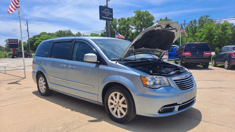 2013 Chrysler Town & Country Touring
