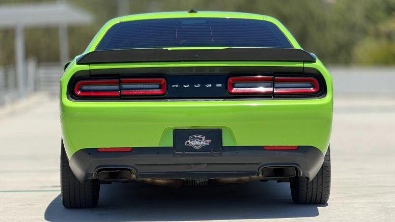 2015 Dodge Challenger R/T Shaker