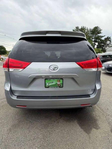 2014 Toyota Sienna LE