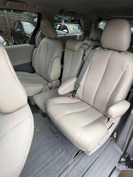 2014 Toyota Sienna LE