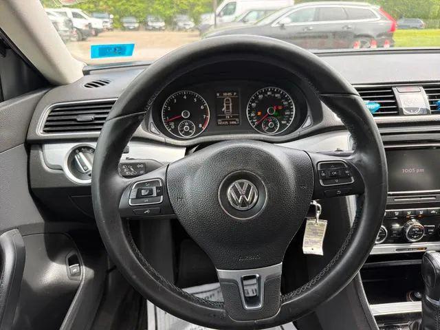 2012 Volkswagen Passat 2.5L SE