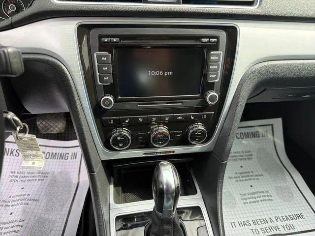 2012 Volkswagen Passat 2.5L SE