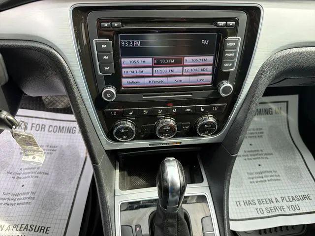 2012 Volkswagen Passat 2.5L SE