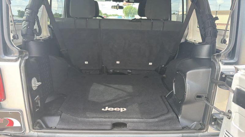 2012 Jeep Wrangler Unlimited Sahara
