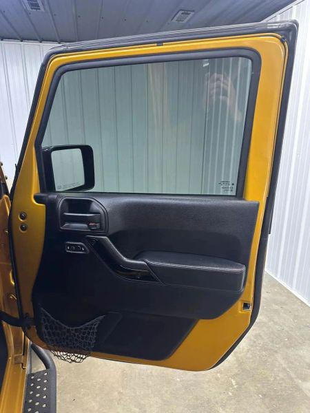 2014 Jeep Wrangler Unlimited Altitude