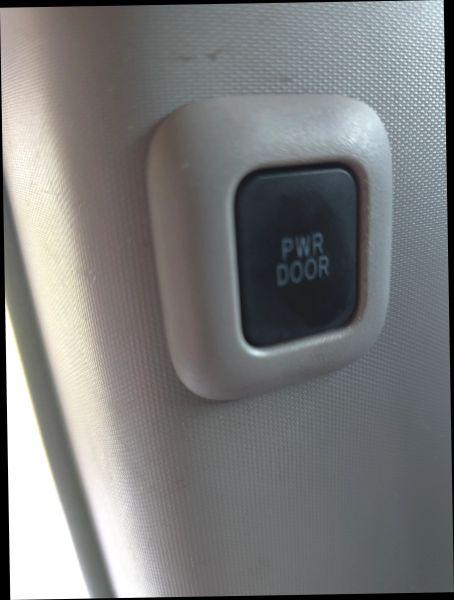 2018 Toyota Sienna LE 8 Passenger