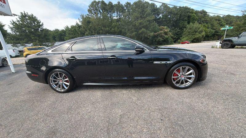 2017 Jaguar XJ R-Sport