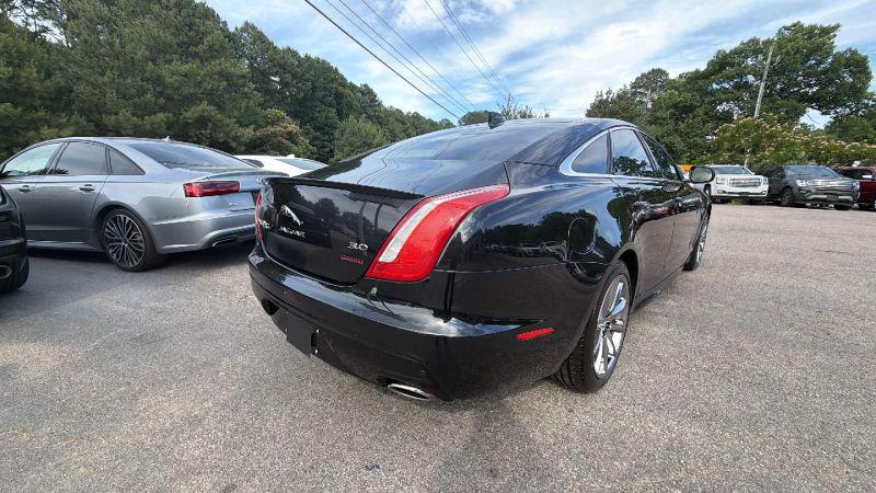 2017 Jaguar XJ R-Sport