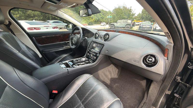 2017 Jaguar XJ R-Sport