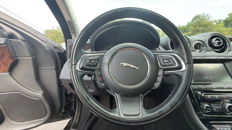 2017 Jaguar XJ R-Sport