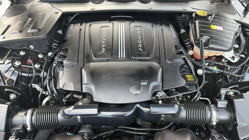 2017 Jaguar XJ R-Sport