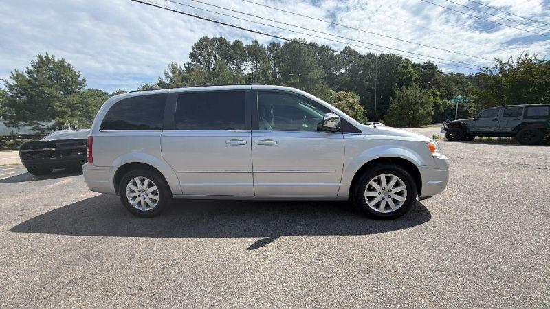 2010 Chrysler Town & Country Touring Plus