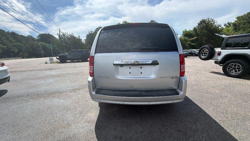 2010 Chrysler Town & Country Touring Plus