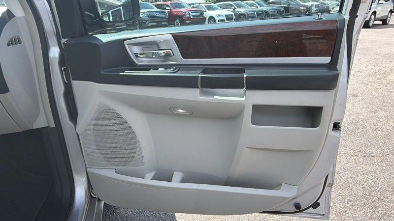 2010 Chrysler Town & Country Touring Plus