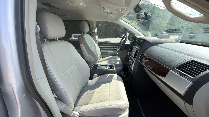 2010 Chrysler Town & Country Touring Plus