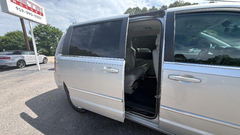 2010 Chrysler Town & Country Touring Plus