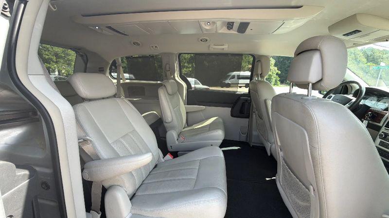 2010 Chrysler Town & Country Touring Plus