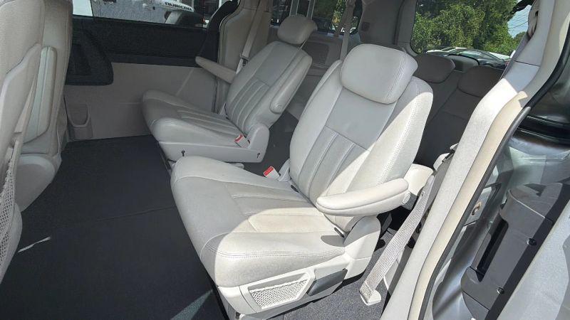 2010 Chrysler Town & Country Touring Plus