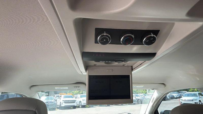 2010 Chrysler Town & Country Touring Plus