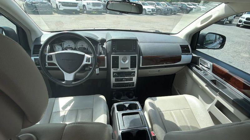 2010 Chrysler Town & Country Touring Plus