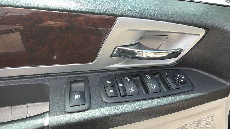 2010 Chrysler Town & Country Touring Plus