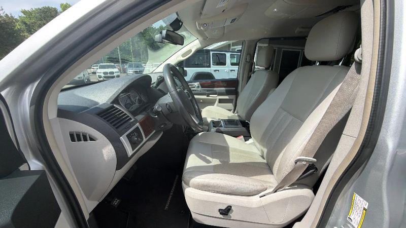 2010 Chrysler Town & Country Touring Plus