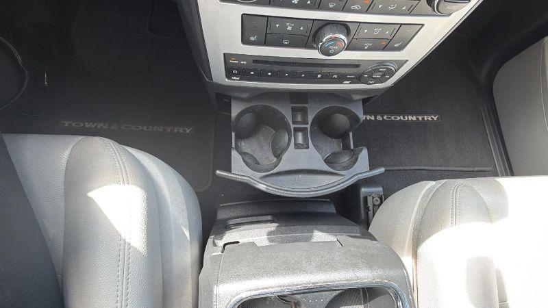 2010 Chrysler Town & Country Touring Plus