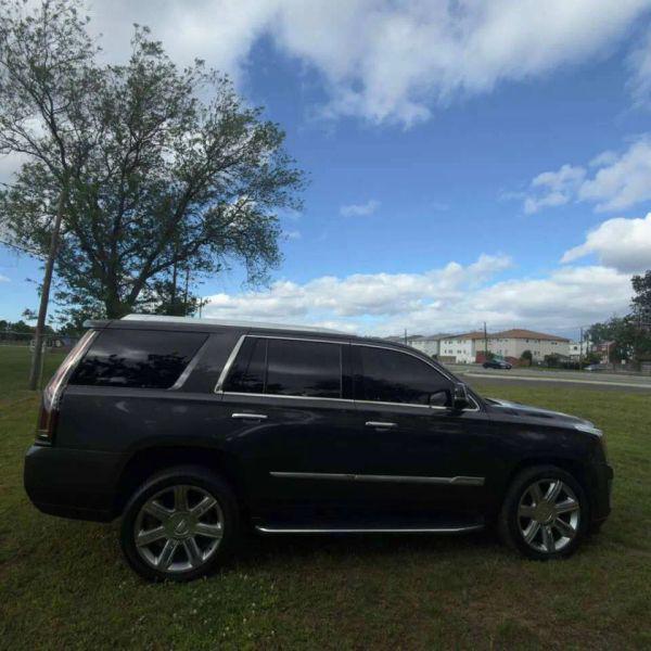 2018 Cadillac Escalade Luxury