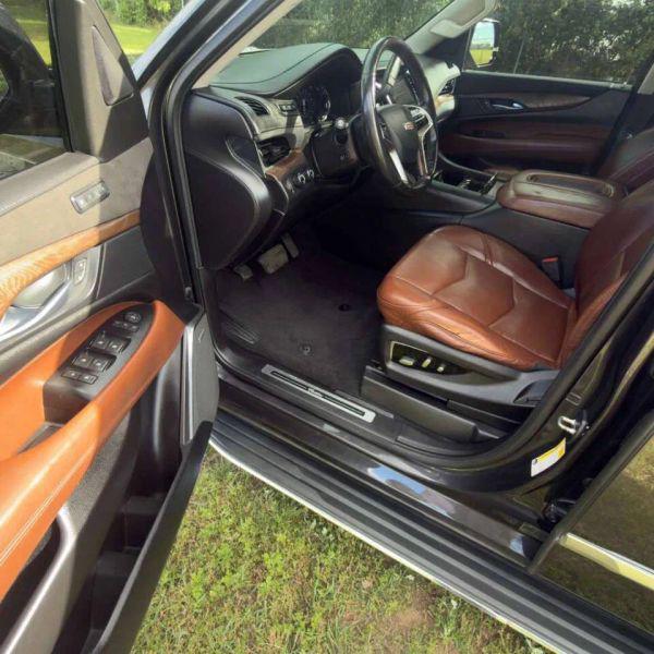 2018 Cadillac Escalade Luxury