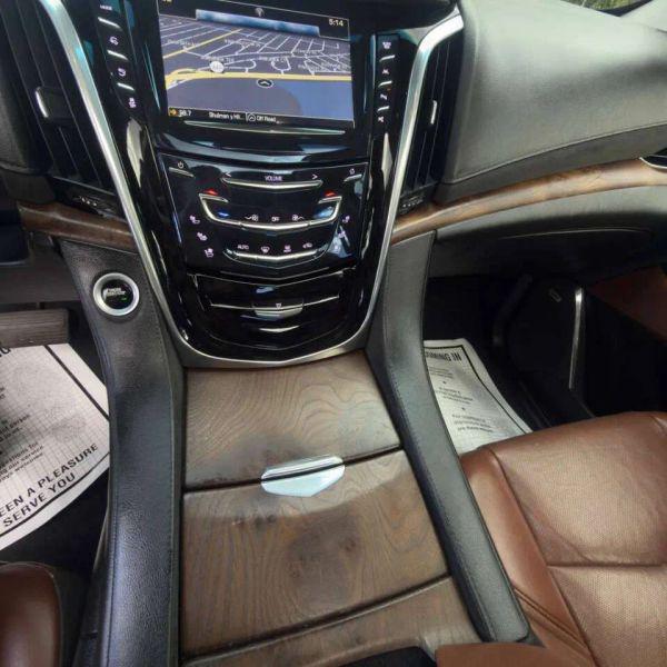 2018 Cadillac Escalade Luxury