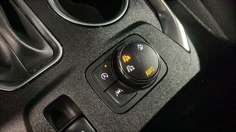 2022 Chevrolet Traverse AWD LT Cloth