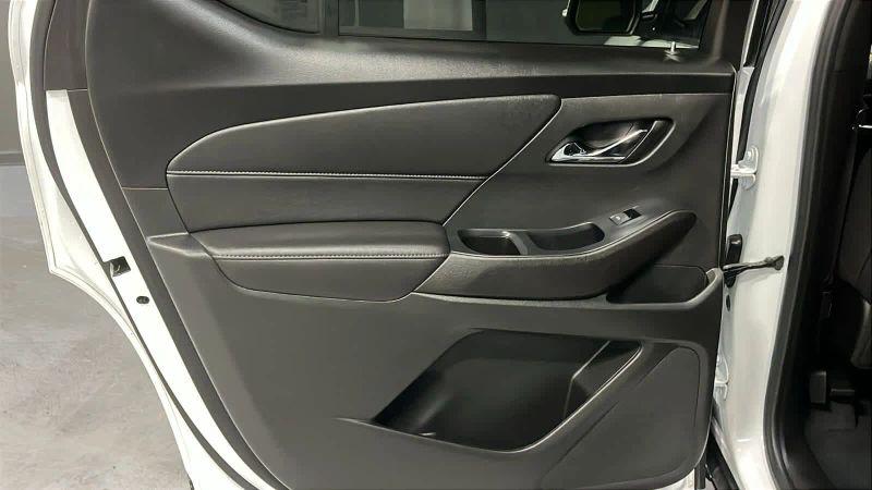 2022 Chevrolet Traverse AWD LT Cloth