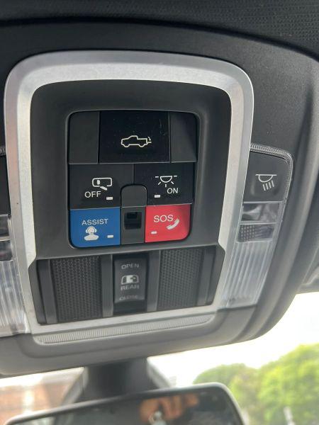 2019 Ram 1500 Laramie Crew Cab 4x4 6'4" Box