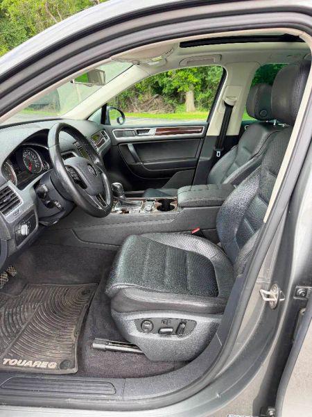 2016 Volkswagen Touareg VR6 Lux
