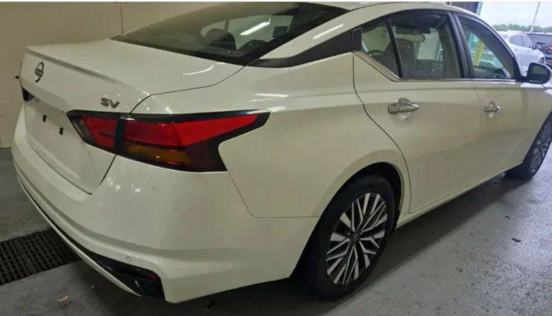 2023 Nissan Altima SV FWD
