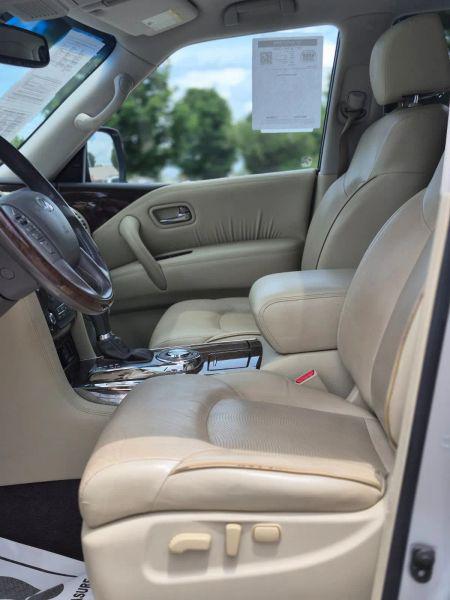 2017 INFINITI QX80 Signature