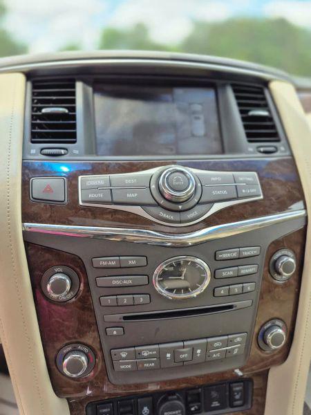 2017 INFINITI QX80 Signature