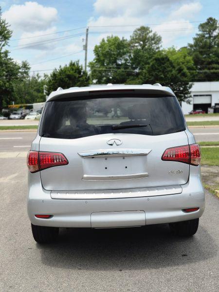 2017 INFINITI QX80 Signature