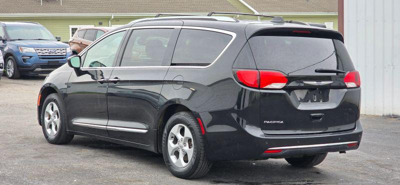2017 Chrysler Pacifica Touring-L Plus