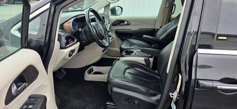2017 Chrysler Pacifica Touring-L Plus